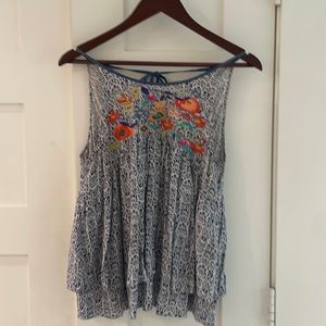 Cute swing top